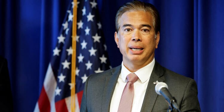 California sues Trump admin over federal oil pipeline jurisdiction dispute