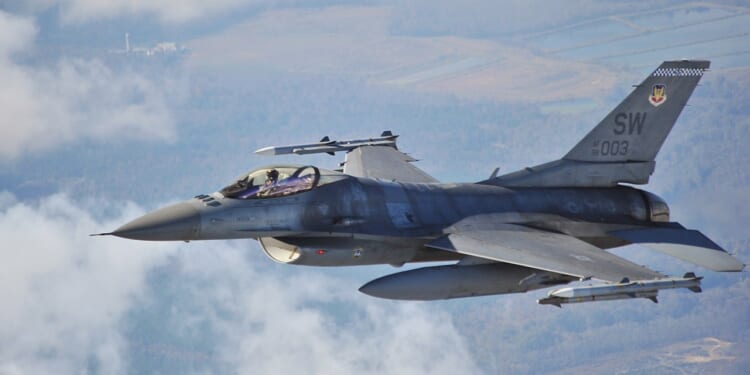 An F-16 Fighting Falcon in flight.