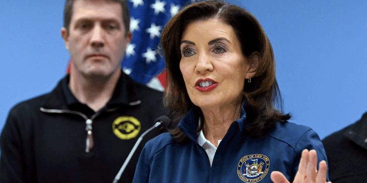 Gov. Hochul claims she invoked ICE when asked about DHS storm help