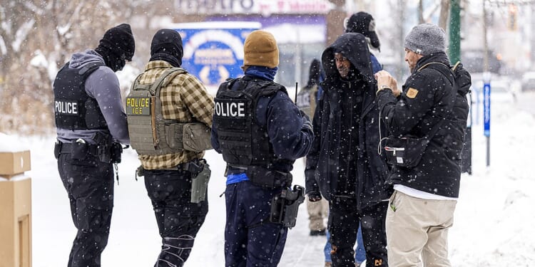 Federal appeals court backs Trump administration, lifts limits on ICE tactics in Minnesota