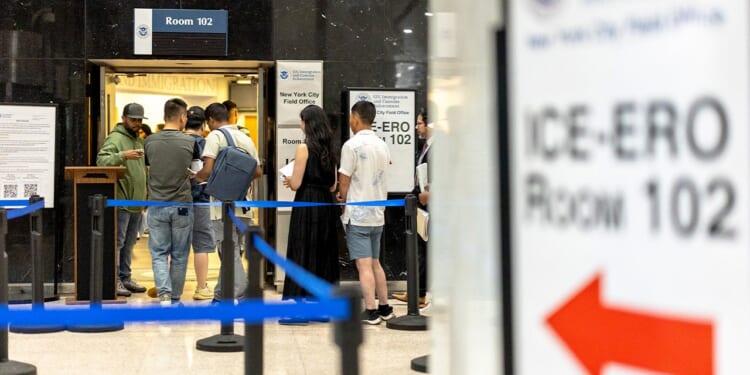 Ecuadorian man released after ICE fails to comply with court order