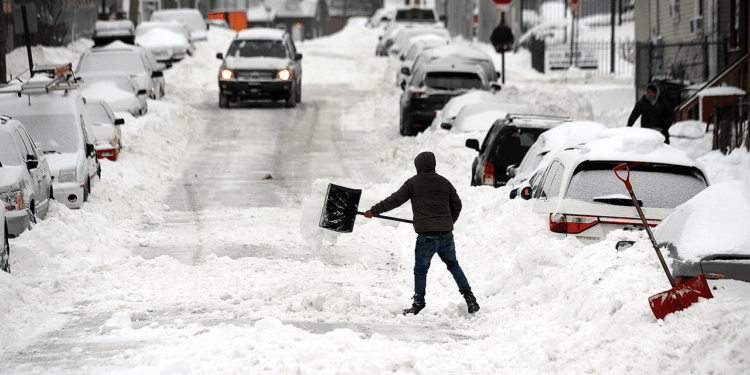 Snowstorm could've sparked grid catastrophe if Biden-era customs continued: Energy Dept.