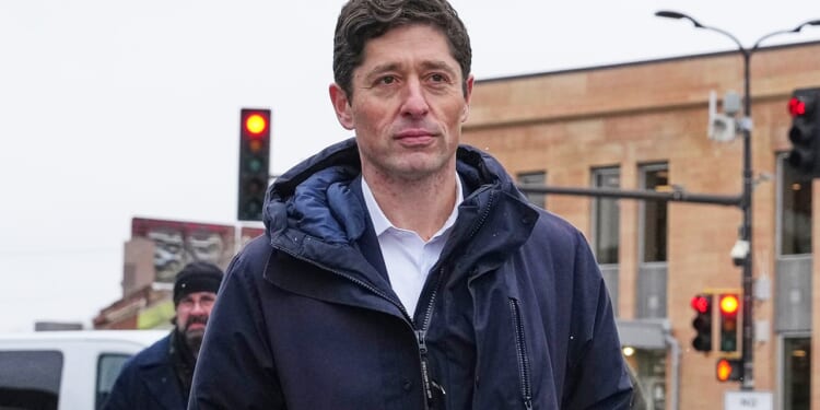 Minneapolis mayor visits Washington to push for end to 'unlawful ICE operations'