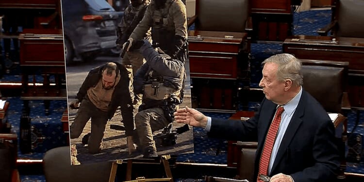 'Photo tells the story': Democrat senator uses fake image of Pretti shooting featuring headless agent