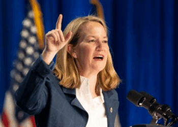 AZ Sen. Majority Leader Demands State AG 'Step Down in Disgrace' Over Comments About Shooting ICE