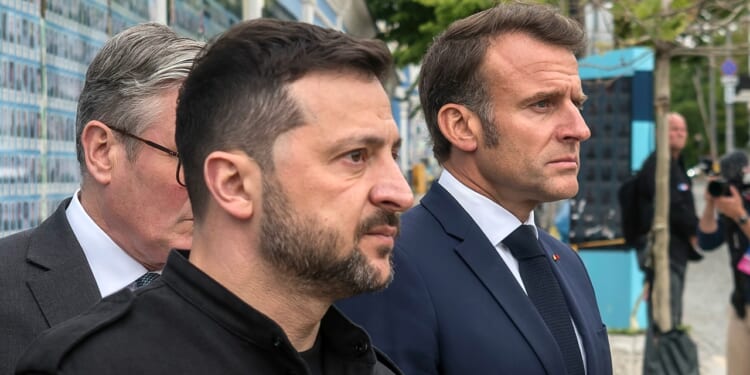 Starmer, Macron, and Zelensky together in Kyiv.
