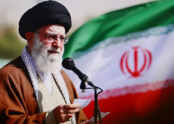 Iranian supreme leader Ali Khamenei addresses crowd.