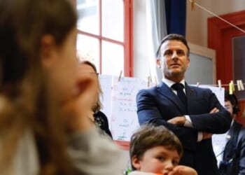 Macron Calls for Fast-Track Social Media Ban for Children Under 15