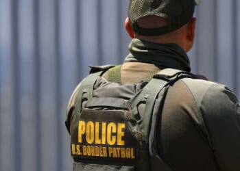 More than 100 outraged community members denounce elementary school teacher over 2-word post about ICE