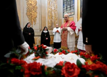 Pope Leo XIV receives lambs on feast of St. Agnes – Catholic World Report