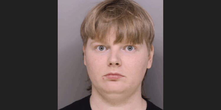 Vandal in custody after brazen attack on JD Vance's Ohio home