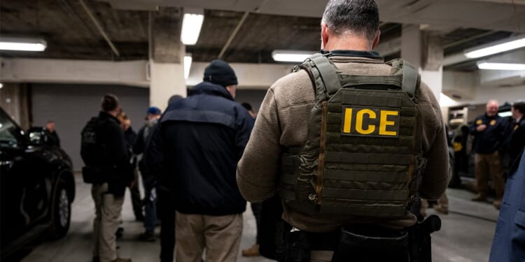 ICE takes broad view of agents' ability to make warrantless immigration arrests