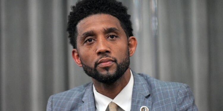 Baltimore Mayor Brandon Scott defends $163K Jeep purchase, cries racism