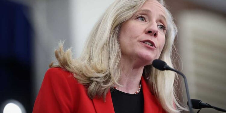 'Fake Moderate’ Democratic governor demands local police cut ties with ICE