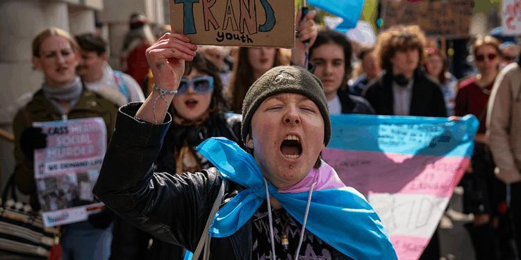 Kansas voids transgender driver's licenses and birth certificates under new law