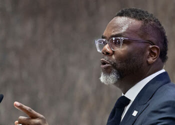Chicago Mayor Brandon Johnson Warns He Will Prosecute ICE for Arresting Illegal Migrants