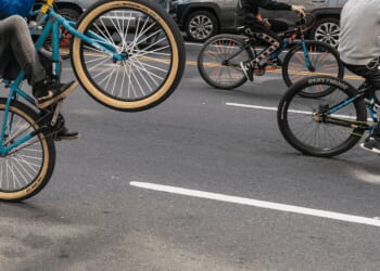 Mob of bicycle-riding thugs gang up on, brutally beat up lone driver amid accident dispute: 'I was just fighting for my life'