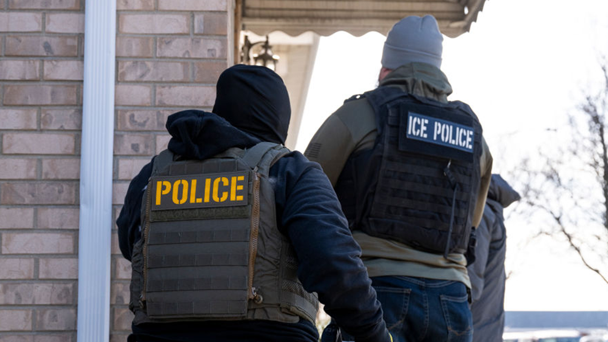 ICE agents