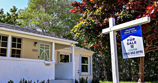 Senators Issue Act to Ban Wall St from Buying Up U.S. Homes