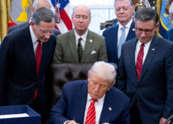 Trump Signs Bill to End Partial Government Shutdown