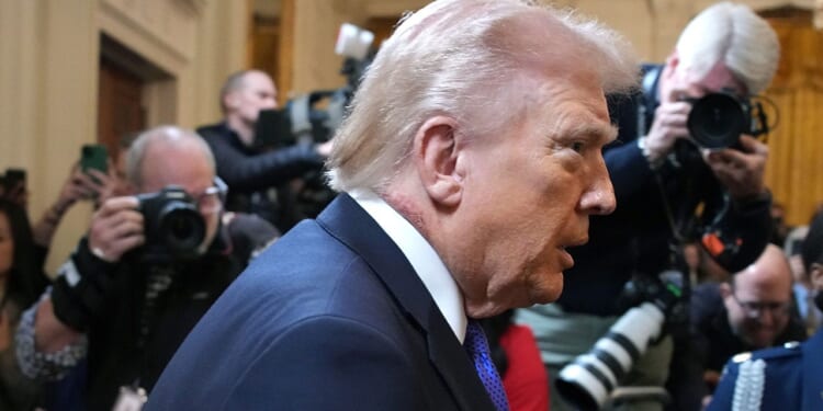 White House doctor explains President Trump’s neck rash at Medal of Honor event