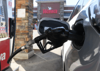 Gas prices could rise 25-50 cents amid Middle East tensions, experts warn