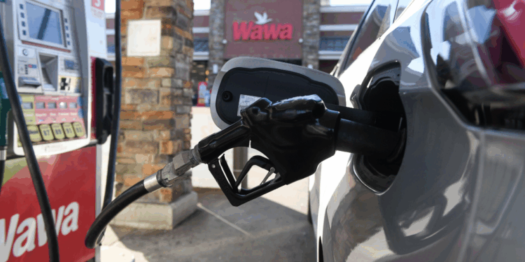 Gas prices could rise 25-50 cents amid Middle East tensions, experts warn