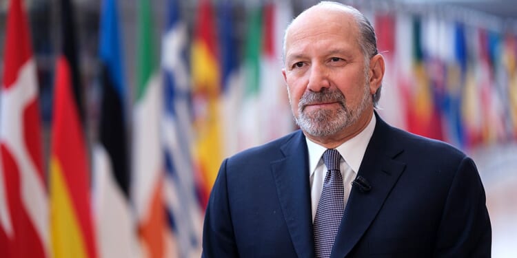 Trump Commerce Secretary Howard Lutnick to testify in House Epstein probe, Comer says