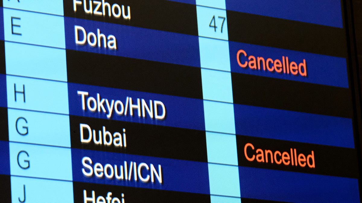 Flights in and out of Dubai canceled