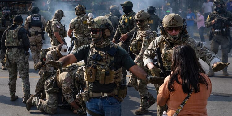 7th Circuit lifts injunction restricting immigration agents in Chicago