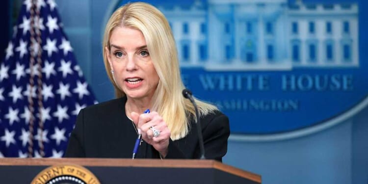 Bondi hails ‘huge’ win in Chicago after federal judge placed restrictions on ICE agents