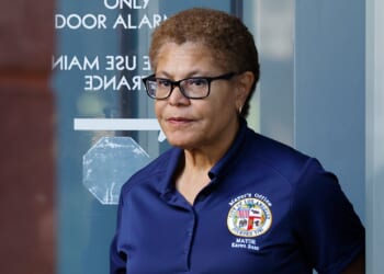 Dem-backed hotel wage hike eliminates hundreds of jobs, study says