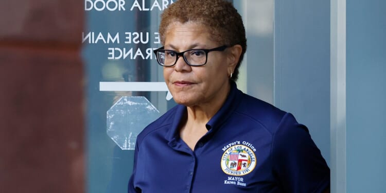 Dem-backed hotel wage hike eliminates hundreds of jobs, study says