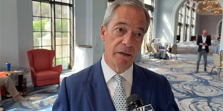 Farage criticizes Starmer for blocking US use of British military bases