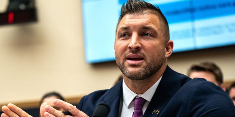 Tebow urges Congress to fight child trafficking, abuse in emotional plea