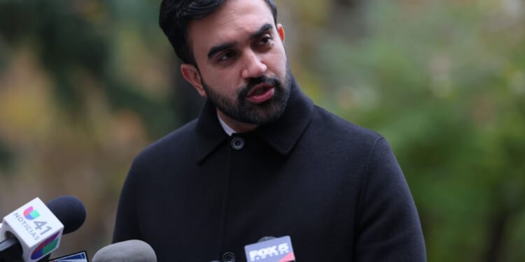 ‘Strike, Strike Tel Aviv’: Mamdani Introduced at Ramadan Celebration by Extremist Who Called on Hamas To Bomb Jewish State