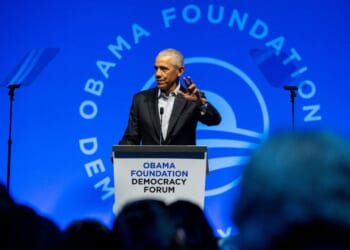 Obama Foundation seeks 100 unpaid volunteers for $850M center opening