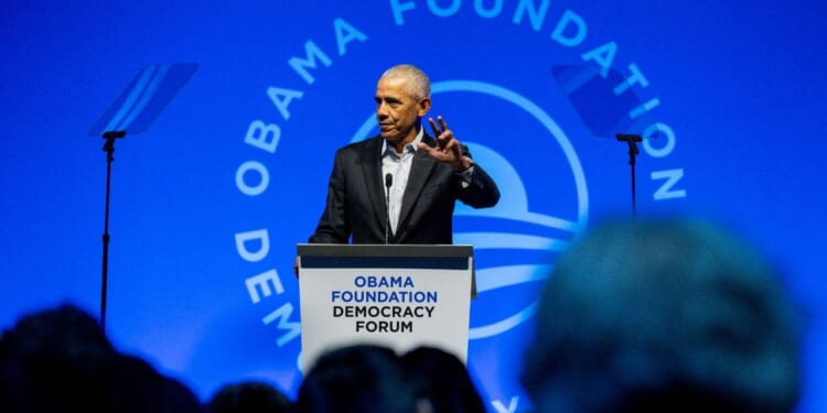 Obama Foundation seeks 100 unpaid volunteers for $850M center opening