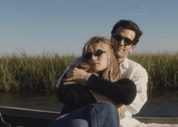 Carolyn Bessette’s Love Story Wasn’t A Fairy Tale, But Pre-Internet Dating Looks Like One