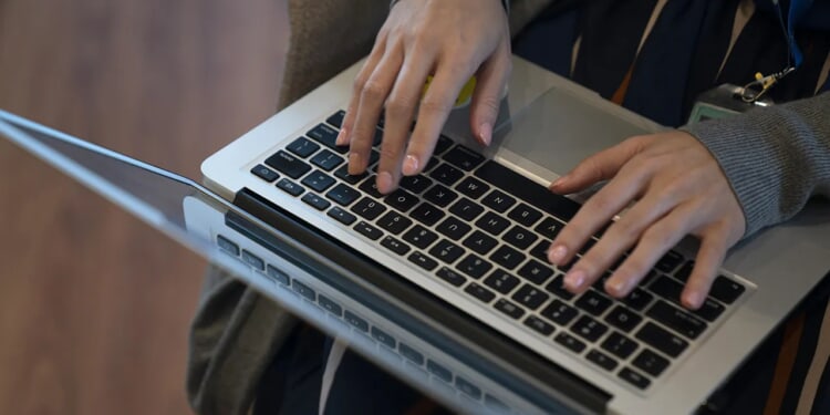 New book alleges AI systems show liberal bias in political responses