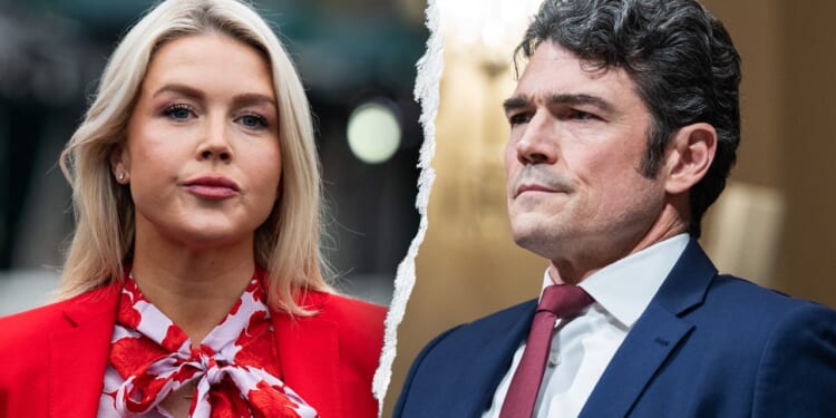 White House rips 'false claims' in counterterrorism official's resignation note