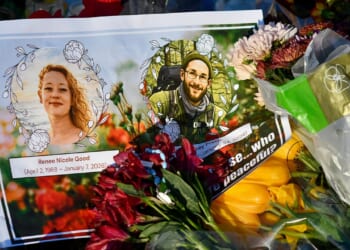 Minnesota sues Trump admin over ICE shooting evidence