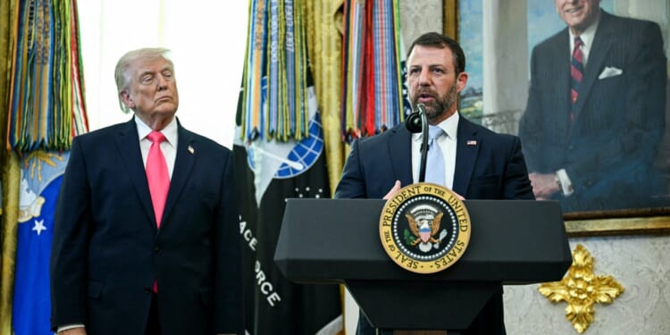 Trump declares airport emergency, orders TSA pay amid shutdown