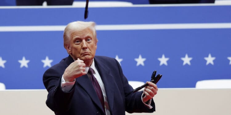 Trump boasts about favorite Sharpie in viral cabinet meeting tangent