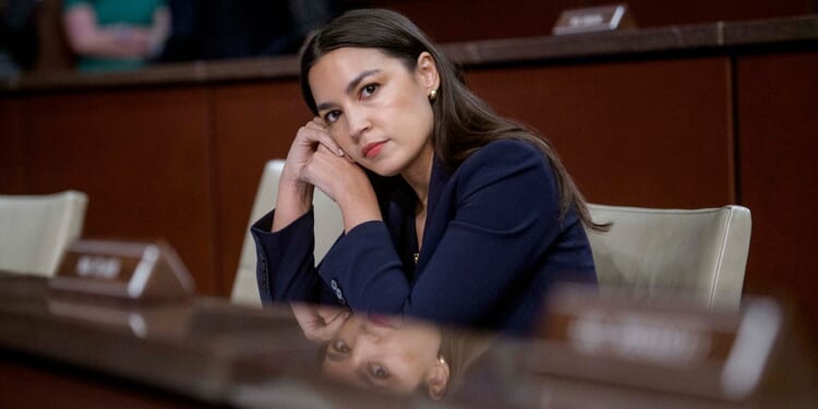 AOC used campaign funds to pay psychiatrist $19K, watchdog wants probe