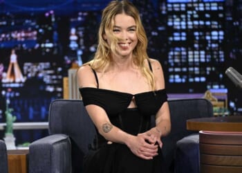 'Supergirl' star expects backlash because fans have 'weird ownership of women's bodies' — the responses are hilarious