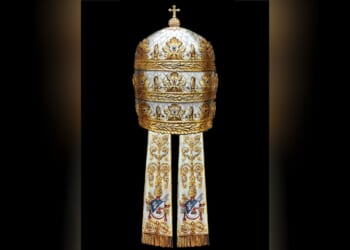 American Catholics launch crowdfunding effort to gift Pope Leo XIV papal tiara