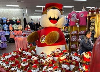 Couple Marries While 'Smiling and Giggling' at Buc-ee's in TN
