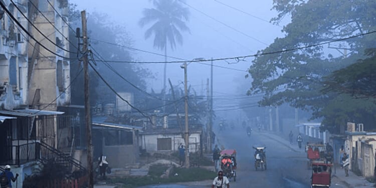 Cubans torch communist headquarters in protest of blackouts and food shortages