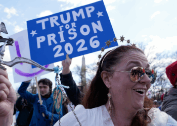 Florida Trump Supporters Clash with Antifa Leftists During 'No Kings' Rally